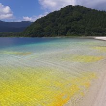 …極楽浜と名が付いた宇曾利山湖のほとりを巡ってみましょう。