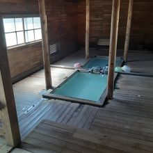 汗をかいたら、山門後ろ側にある恐山温泉へどうぞ。