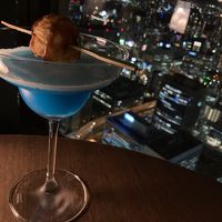 タコヤキ・イン・ザ・スカイ。たこ焼きは温かいです