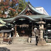 高牟の牟は鉾のことで武器を納めた蔵が後に神社となった、龍の口から湧き出でる水は名水