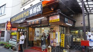 どっちにしてもこの大盤振る舞いには圧倒されるお店です