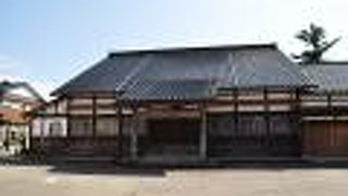 たくさんの石塔