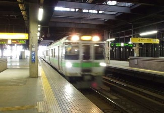 札幌近郊を走る快速電車