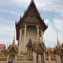 大きなお寺です