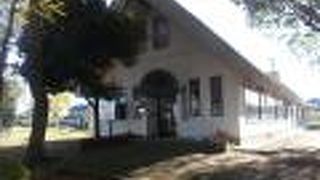 さきたま古墳群公園の中にあります。