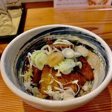 特製チャーシュー丼