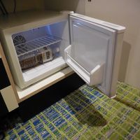 ボリュームをフルにしても、全然冷えなかった小さな冷蔵庫。