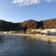 ゆったりとした流れる川