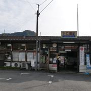 レトロな駅舎が素敵