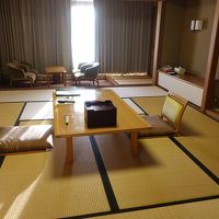 部屋は昔ながらの和室