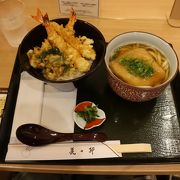 伊丹空港北エリア制限エリア内、麺類、丼をメインにしたカジュアル店。