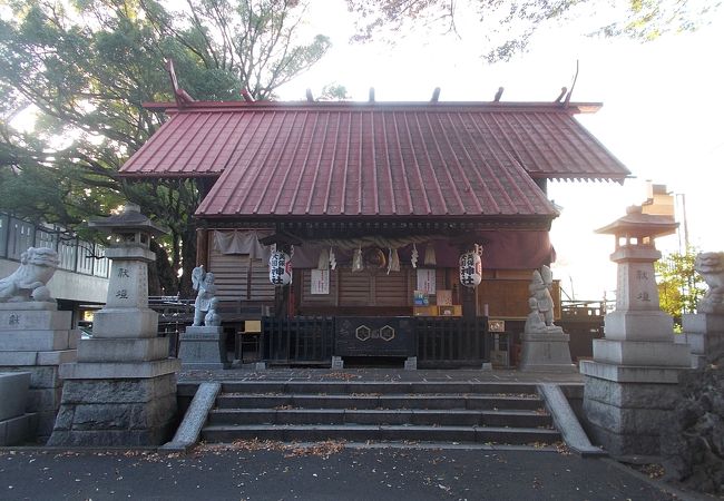 高崎神社境内にあります。
