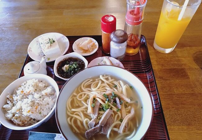 八重山料理がいろいろ食べれる！