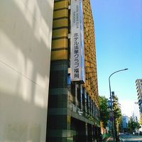 駅前４丁目交差点近くにあります