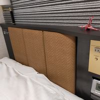 圧巻のコンセントの数々…充電器が多くても心配なし