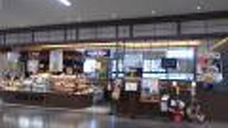 バーも兼ねたカフェ