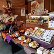 10月初めには、ハロウィーンの飾りつけもあった店内。