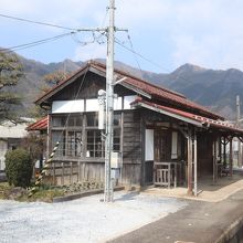 美作滝尾駅