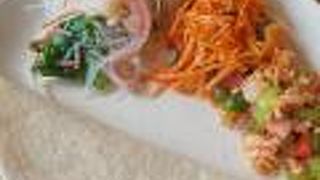 休日のお昼は混んでいました