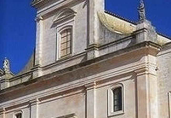 マドリーチェ ディ サン ニコラ パターラ教会 (チステルニーノ)