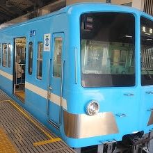 レトロな感じの車体が利用されています。