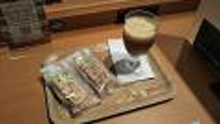 近鉄なんば駅改札内にあるカフェ