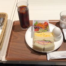 タマゴ・ハムサンドモーニング850円！