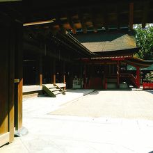 立ち入れ出来ませんでしたが、拝殿と本殿