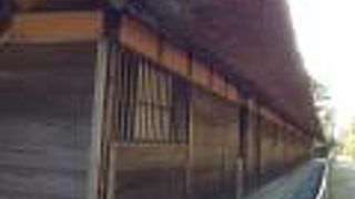 清水園の前に有る長屋です