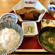 カウンター席でいただきました