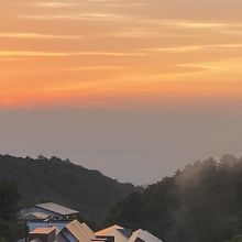 朝焼けの雲海