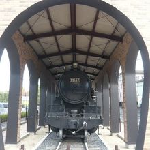青木町公園の呼び物、蒸気機関車です。子供たちの人気の的です。