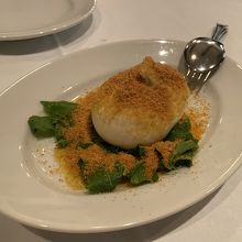 ブッラータチーズカラスミかけ