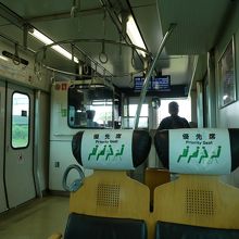 ＪＲ九州独特の内装、車内は綺麗です