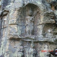 「磨崖仏群」何様の像か判りません