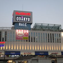 西口地下街に直結