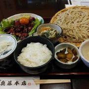 甲府名物鳥もつとそばを堪能