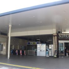 東北沢駅の改札横