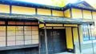 庭から見学　旧石黒家