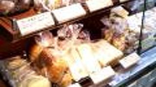 老舗ベーカリーの安定感