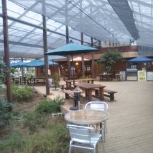 サンドロップスのテラス席