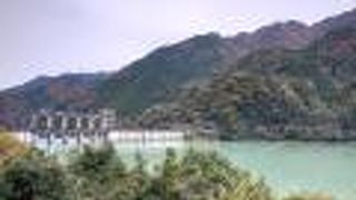 かなり奥深いダム湖