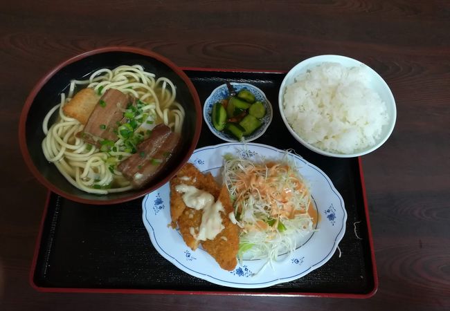 落ち着ける店内