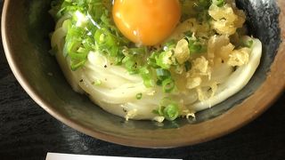 朝から1時間並びました！美味しい釜バターうどん。