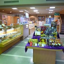 和菓子・洋菓子・パンまでありました