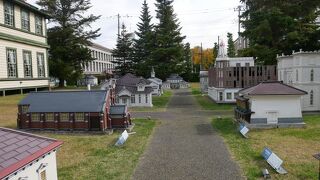 昔の建物のミニチュア