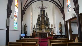 ステンドグラスが綺麗な教会