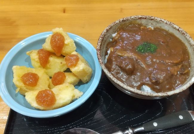 各種ソフトクリームとてんぷらうどん、みそポテトがお薦め