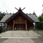 開拓時代から富良野の街を見守る神社