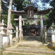 ふるい古い神社